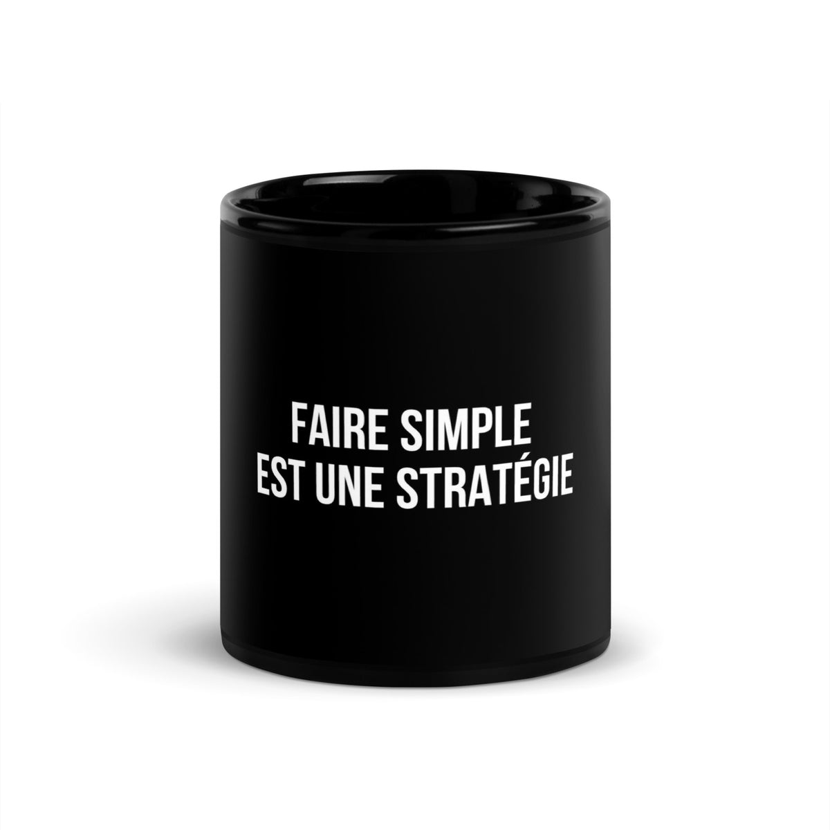 Mug noir de face — Faire simple est une stratégie