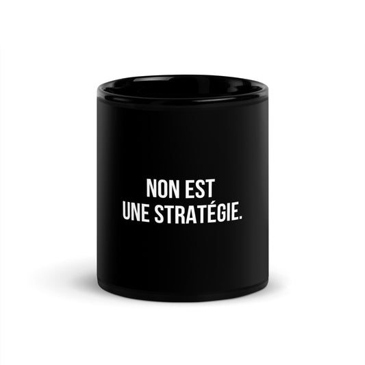 Mug noir de face — Non est une stratégie