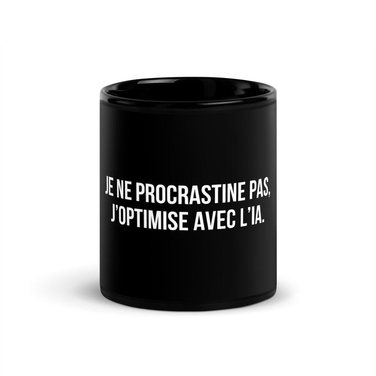 Mug noir de face — Je ne procrastine pas, j’optimise avec l’IA